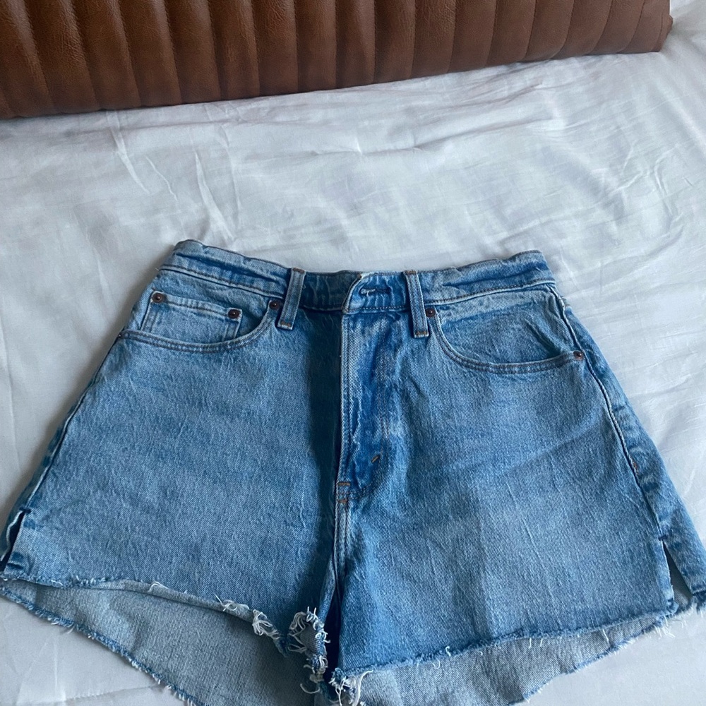 Abercrombie & Fitch Light Mom Shorts Curve Love